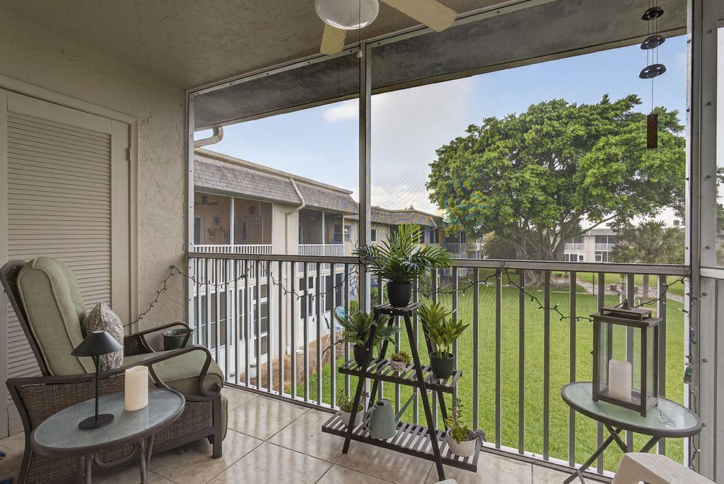 202 Oxford 200, West Palm Beach, FL 33417