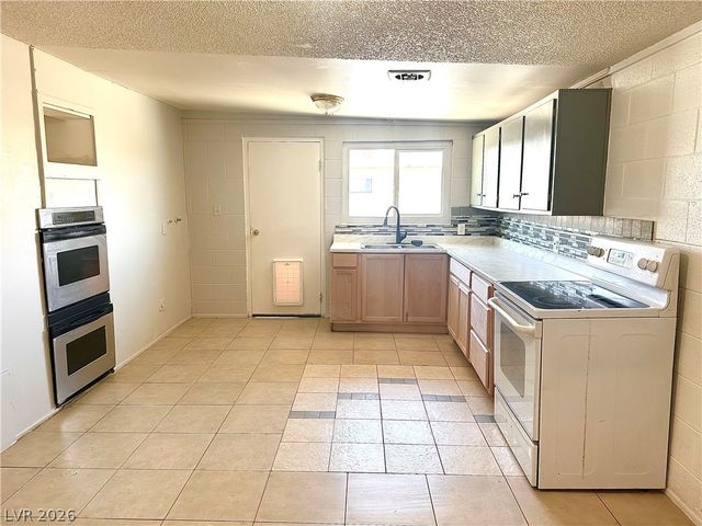4521 Pacyna Street, Las Vegas, NV 89122