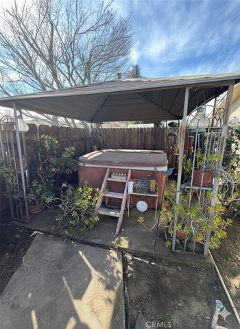 2348 Katy Ln, Merced, CA 95340