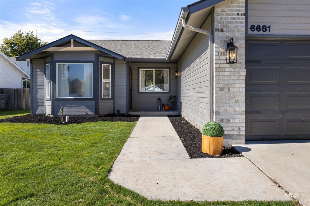 6681 N Amesbury Way, Boise, ID 83714 photo 3