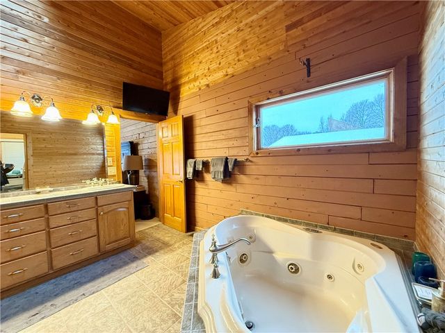 728 Latonka Dr, Coolspring Twp, PA 16137