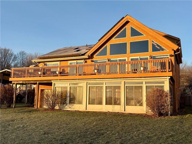 728 Latonka Dr, Coolspring Twp, PA 16137