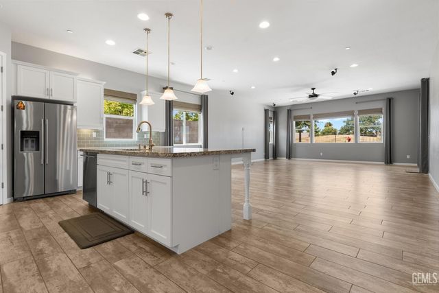 5010 Ventana Canyon Drive, Bakersfield, CA 93306