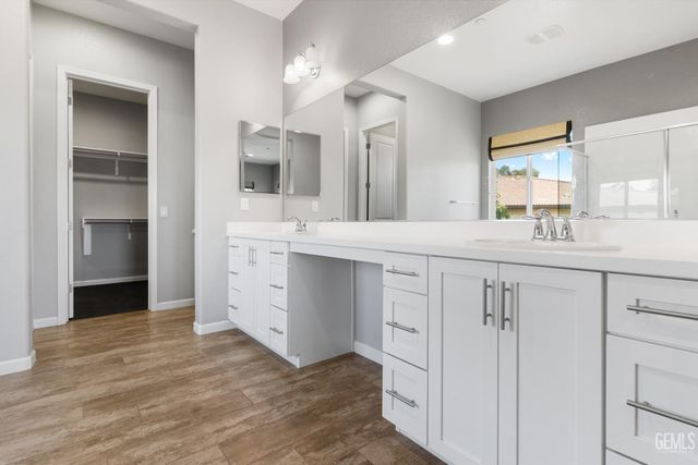 5010 Ventana Canyon Drive, Bakersfield, CA 93306