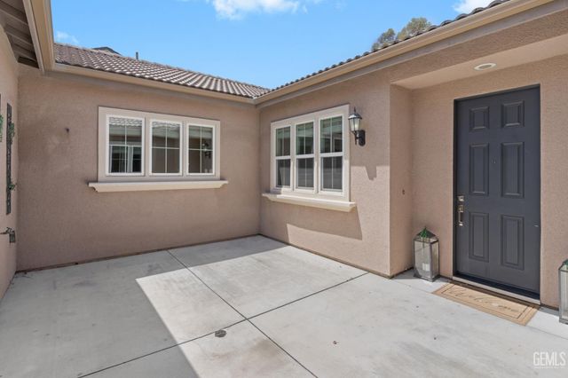 5010 Ventana Canyon Drive, Bakersfield, CA 93306