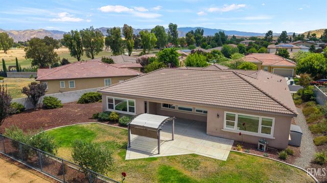 5010 Ventana Canyon Drive, Bakersfield, CA 93306