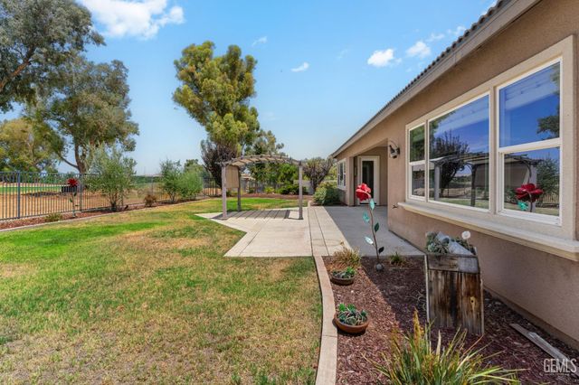 5010 Ventana Canyon Drive, Bakersfield, CA 93306