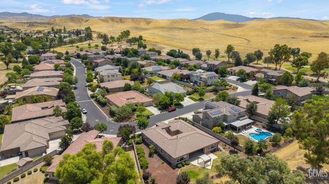 5010 Ventana Canyon Drive, Bakersfield, CA 93306
