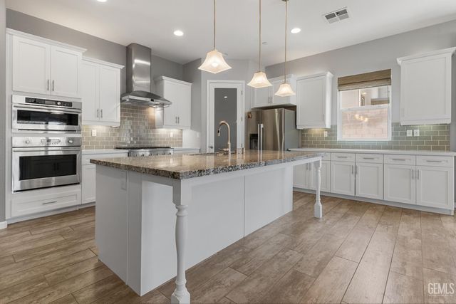 5010 Ventana Canyon Drive, Bakersfield, CA 93306