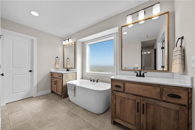 16967 S Hunter Street, Olathe, KS 66062