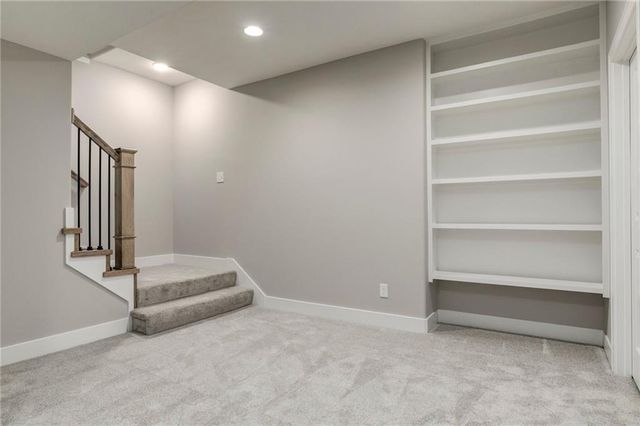 16967 S Hunter Street, Olathe, KS 66062