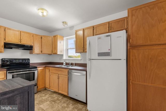 415 COLINA LN, Coatesville, PA 19320