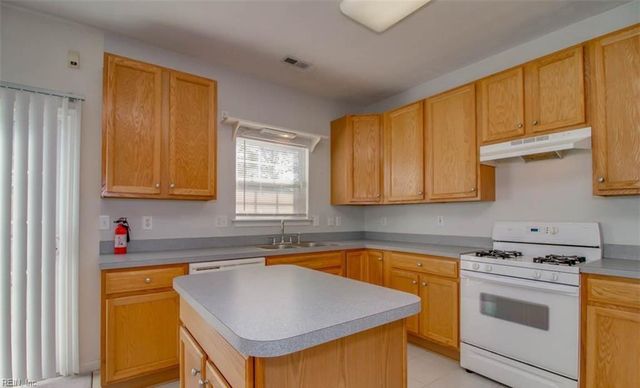 2305 Bizzone CIR, Virginia Beach, VA 23464