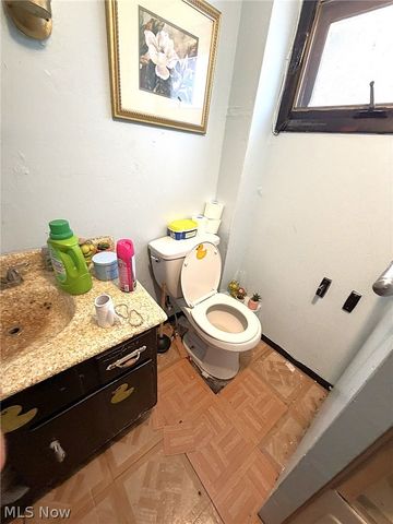 4517 Hyde Avenue, Cleveland, OH 44109