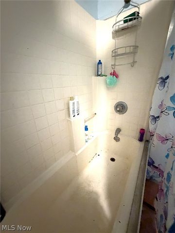 4517 Hyde Avenue, Cleveland, OH 44109