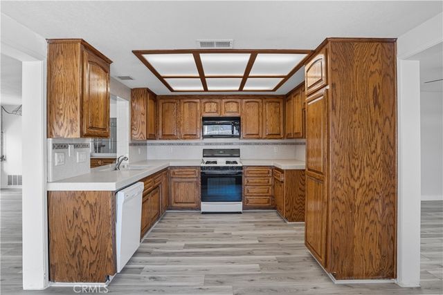 30431 Sparkle Drive, Canyon Lake, CA 92587