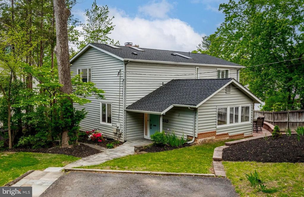 Image 1 of property listing at 6310 E HALBERT RD, Bethesda, MD 20817