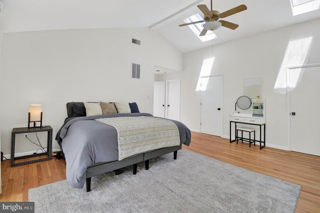 Image 15 of property listing at 6310 E HALBERT RD, Bethesda, MD 20817