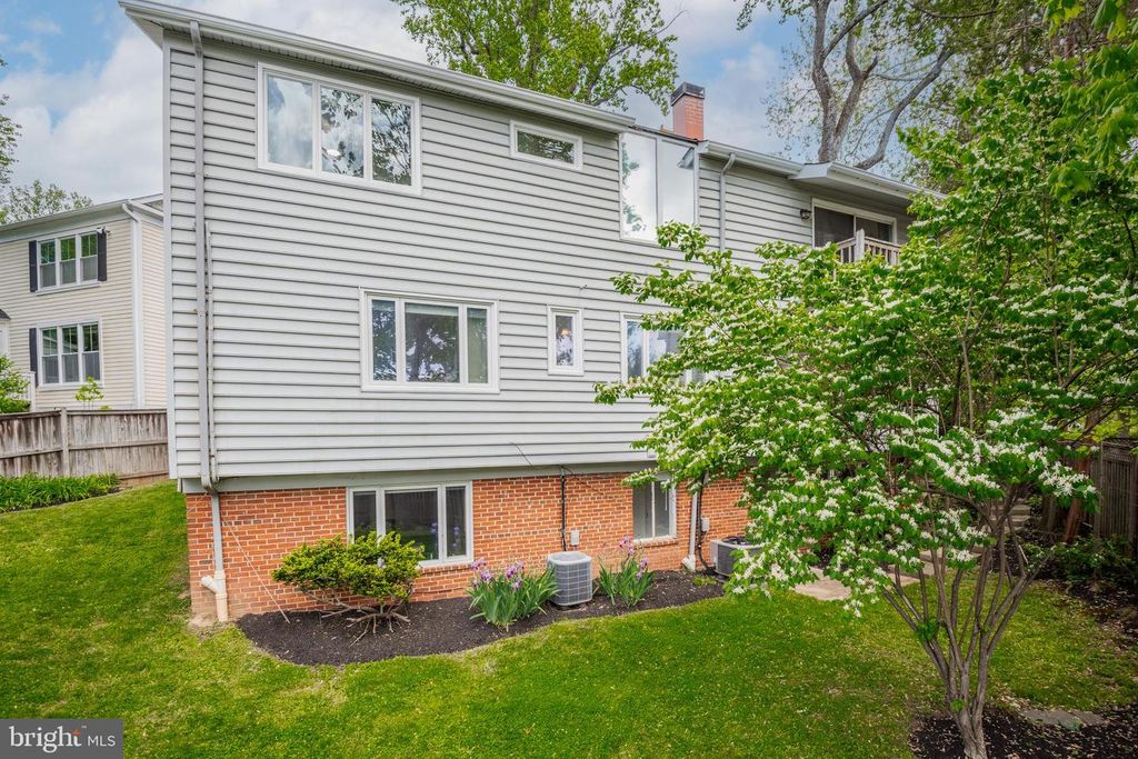 Image 29 of property listing at 6310 E HALBERT RD, Bethesda, MD 20817