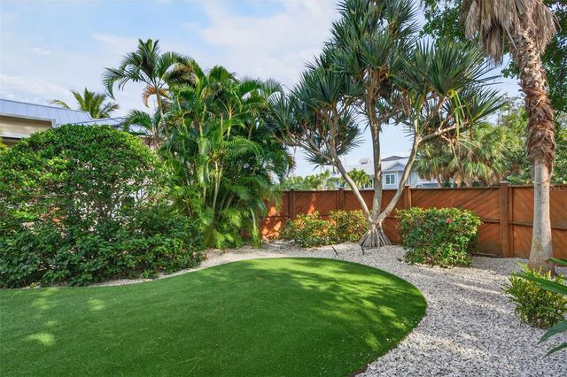 412 73RD STREET, Holmes Beach, FL 34217