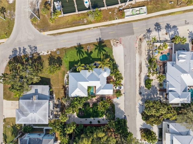 412 73RD STREET, Holmes Beach, FL 34217