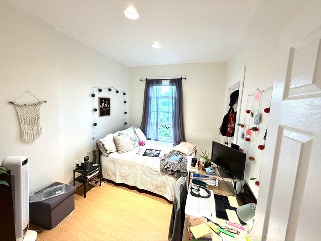 439 Cambridge St. 3, Cambridge, MA 02141