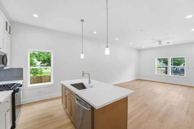 408 E 34th Street, Houston, TX 77018