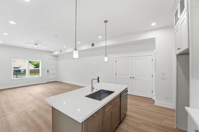 408 E 34th Street, Houston, TX 77018