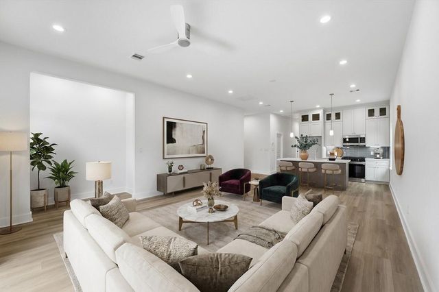 408 E 34th Street, Houston, TX 77018