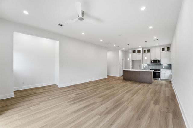 408 E 34th Street, Houston, TX 77018