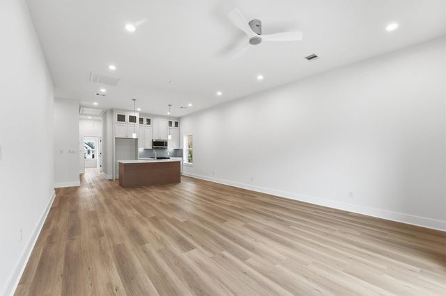 408 E 34th Street, Houston, TX 77018