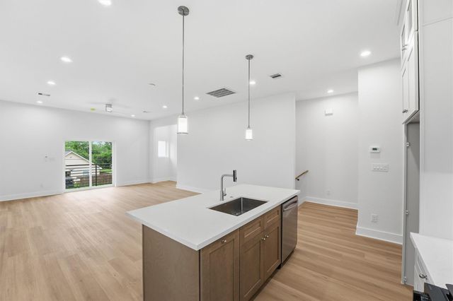 408 E 34th Street, Houston, TX 77018