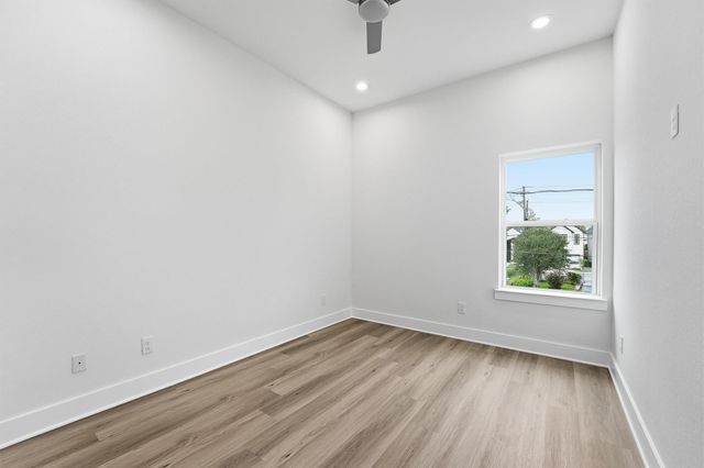 408 E 34th Street, Houston, TX 77018
