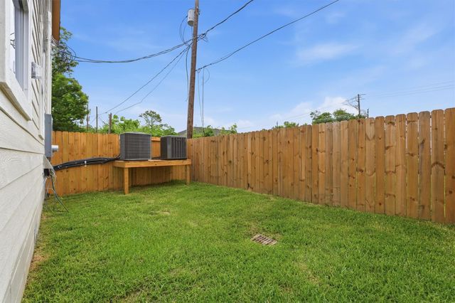 408 E 34th Street, Houston, TX 77018