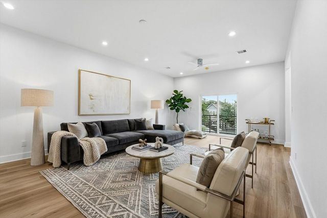 408 E 34th Street, Houston, TX 77018