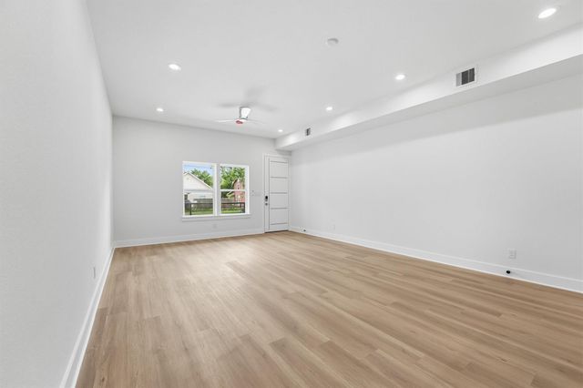 408 E 34th Street, Houston, TX 77018