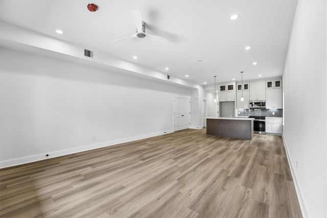 408 E 34th Street, Houston, TX 77018