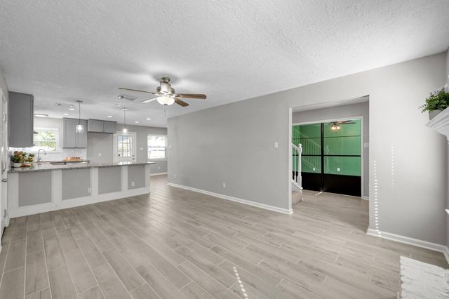 8226 Autumn Willow Drive, Tomball, TX 77375