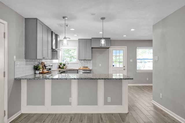 8226 Autumn Willow Drive, Tomball, TX 77375