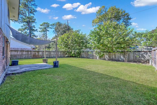 8226 Autumn Willow Drive, Tomball, TX 77375