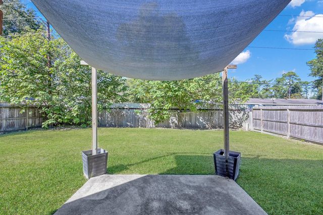 8226 Autumn Willow Drive, Tomball, TX 77375