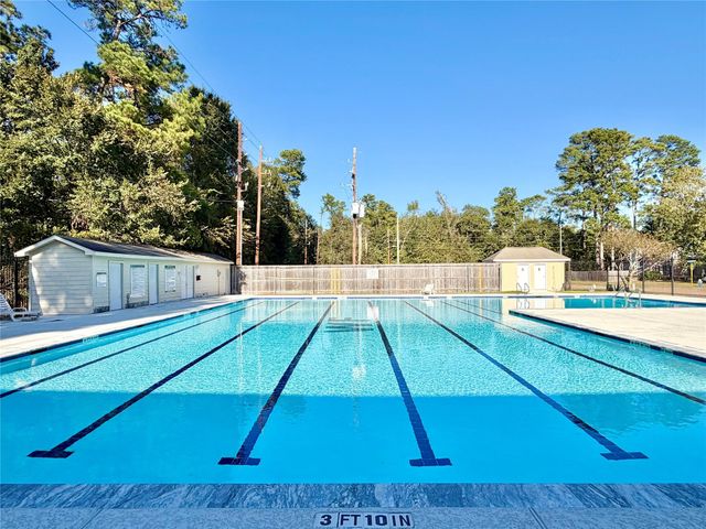 8226 Autumn Willow Drive, Tomball, TX 77375