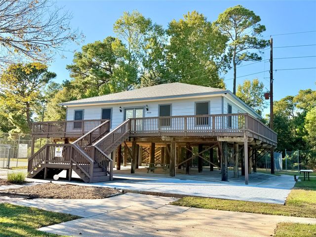 8226 Autumn Willow Drive, Tomball, TX 77375