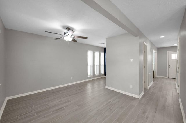 8226 Autumn Willow Drive, Tomball, TX 77375