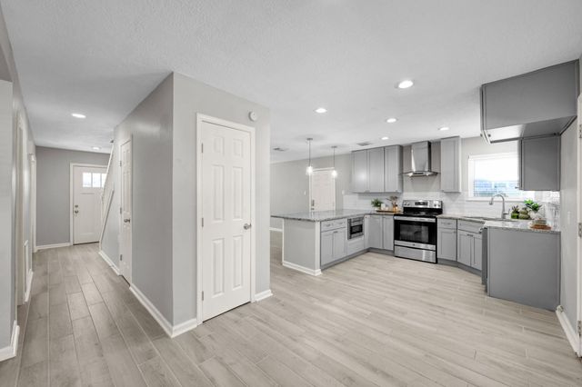 8226 Autumn Willow Drive, Tomball, TX 77375