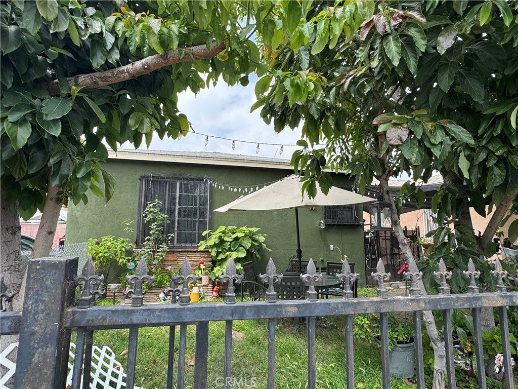 5121 E 60th Street, Maywood, CA 90270