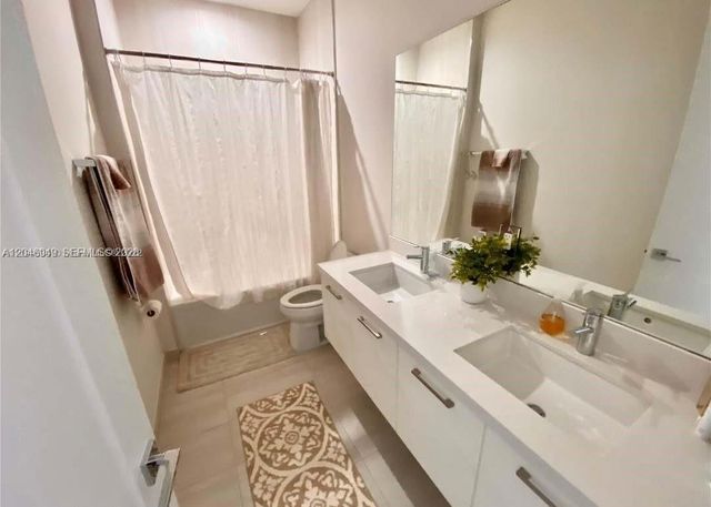 8256 NW 48th ter, Doral, FL 33166