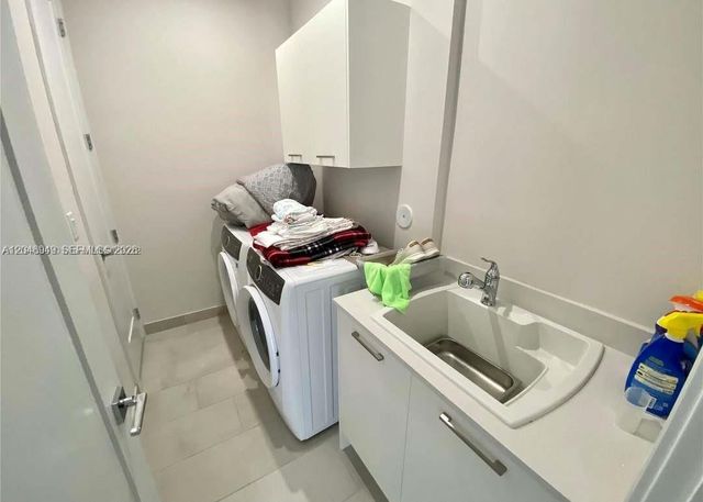 8256 NW 48th ter, Doral, FL 33166