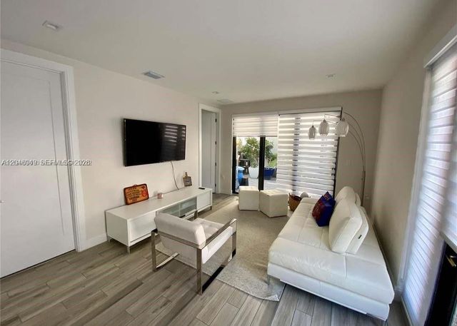 8256 NW 48th ter, Doral, FL 33166