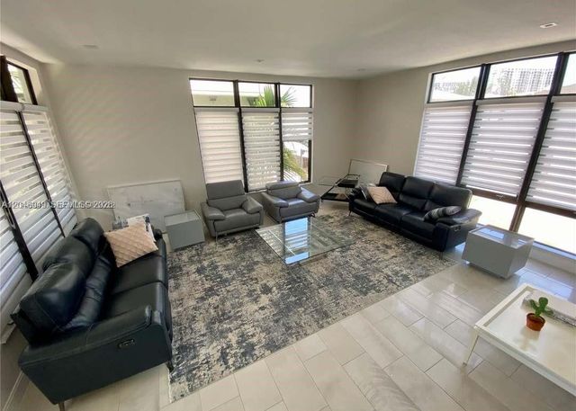 8256 NW 48th ter, Doral, FL 33166